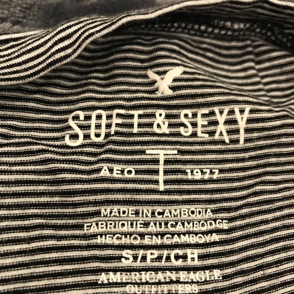 AMERICAN EAGLE black and white stripe with flowers - Picture 4 of 4